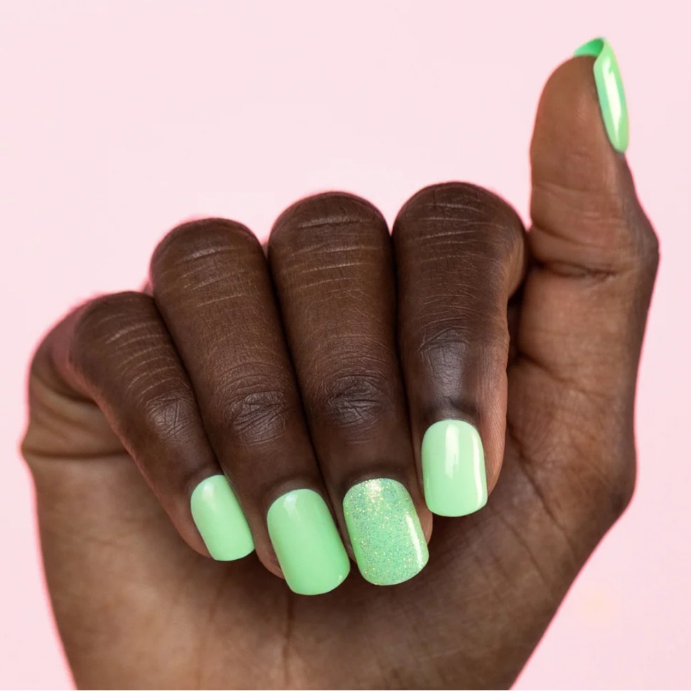 💚NEW Red Aspen Nail Dashes